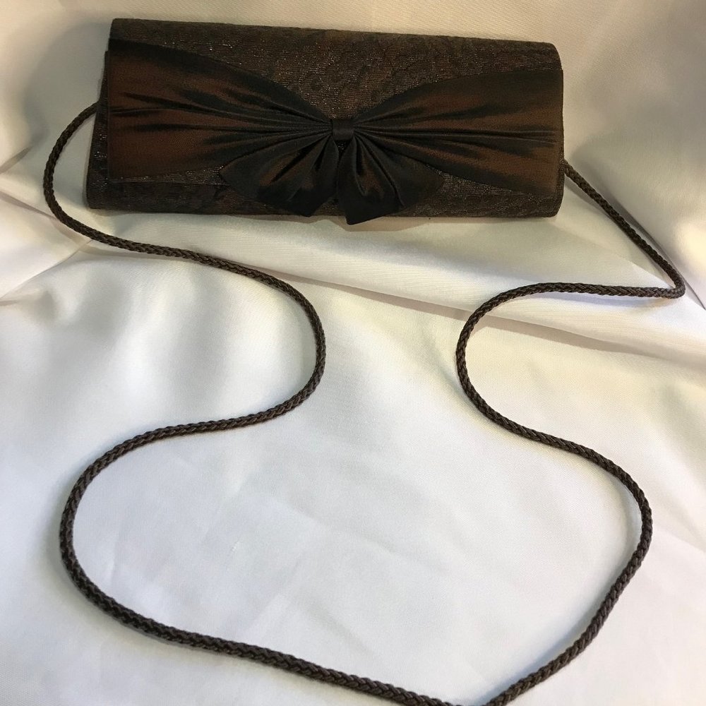 Retro brown clutch